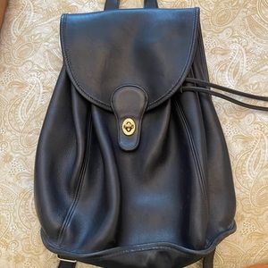 COACH. VINTAGE BLACK LEATHER BACKPACK. USED BUT GREAT CONDITION